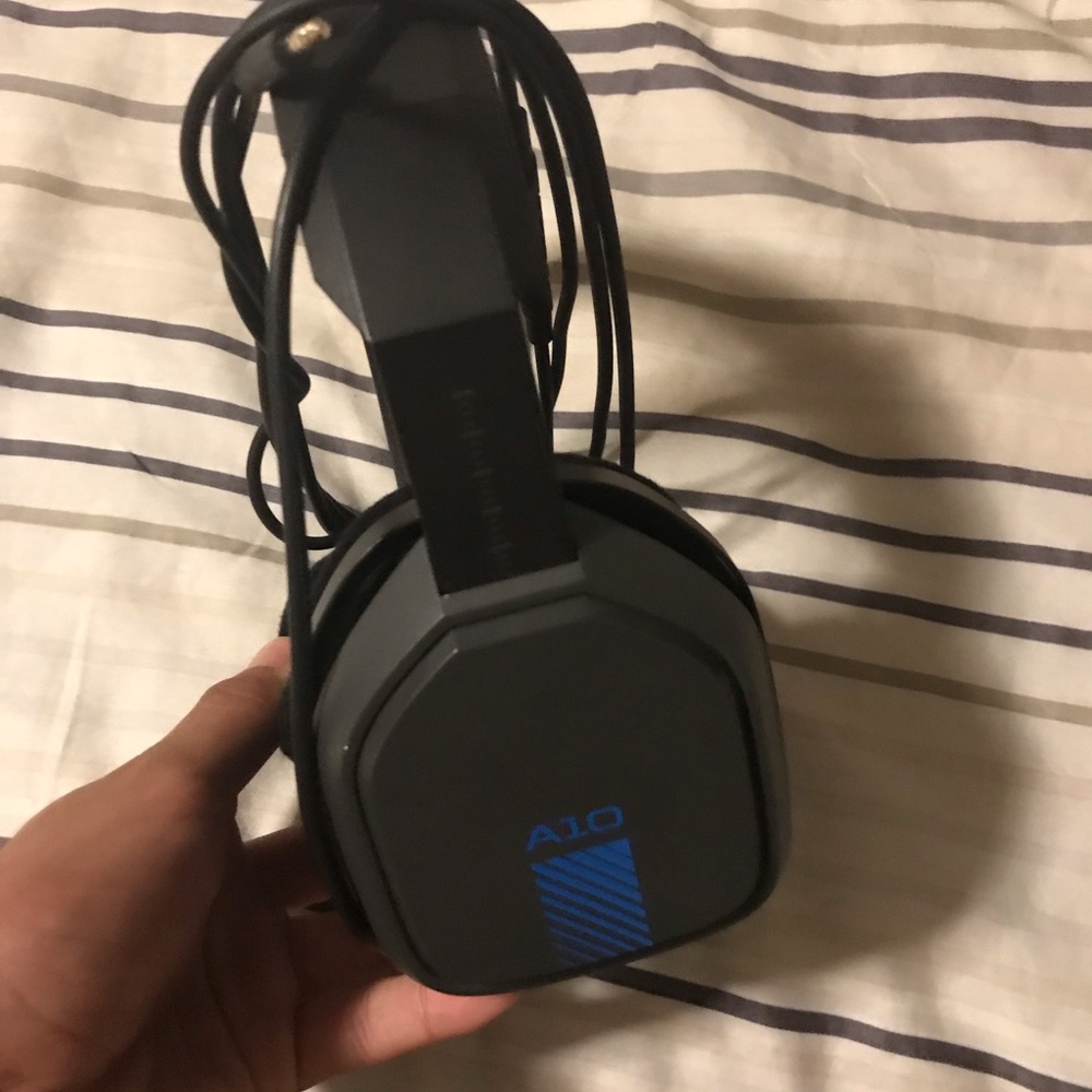 Astro A10
